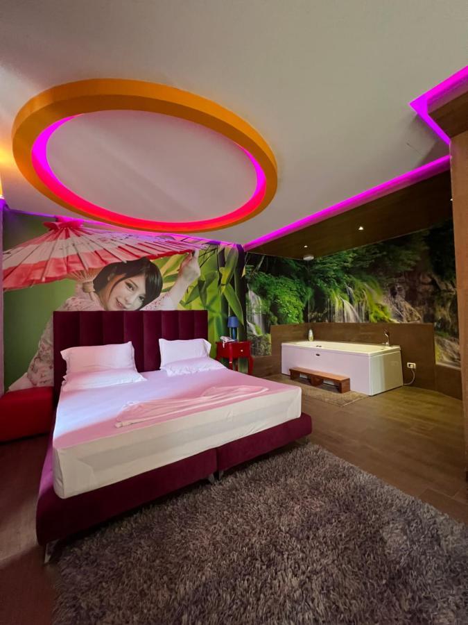 Hotel Vivi La Vita Tirana Esterno foto
