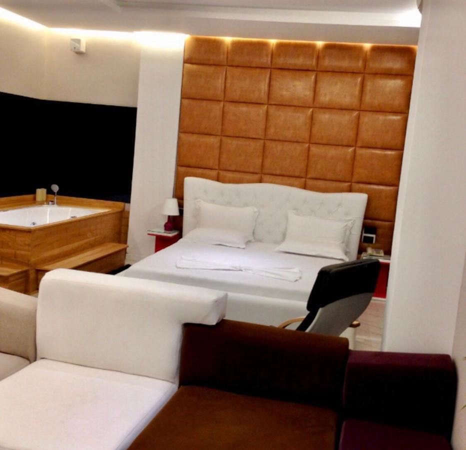 Hotel Vivi La Vita Tirana Esterno foto